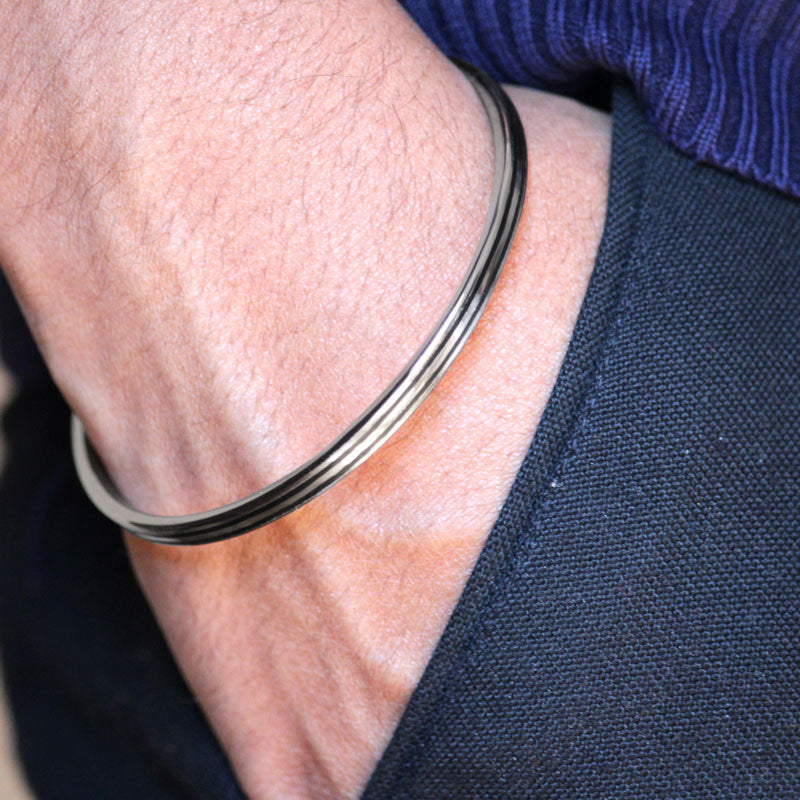 Black Grace 2 Lines Silver Kada for Men - Image 4